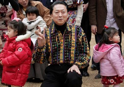 With children at a session of "Real Hato Cafe" (February 2010)