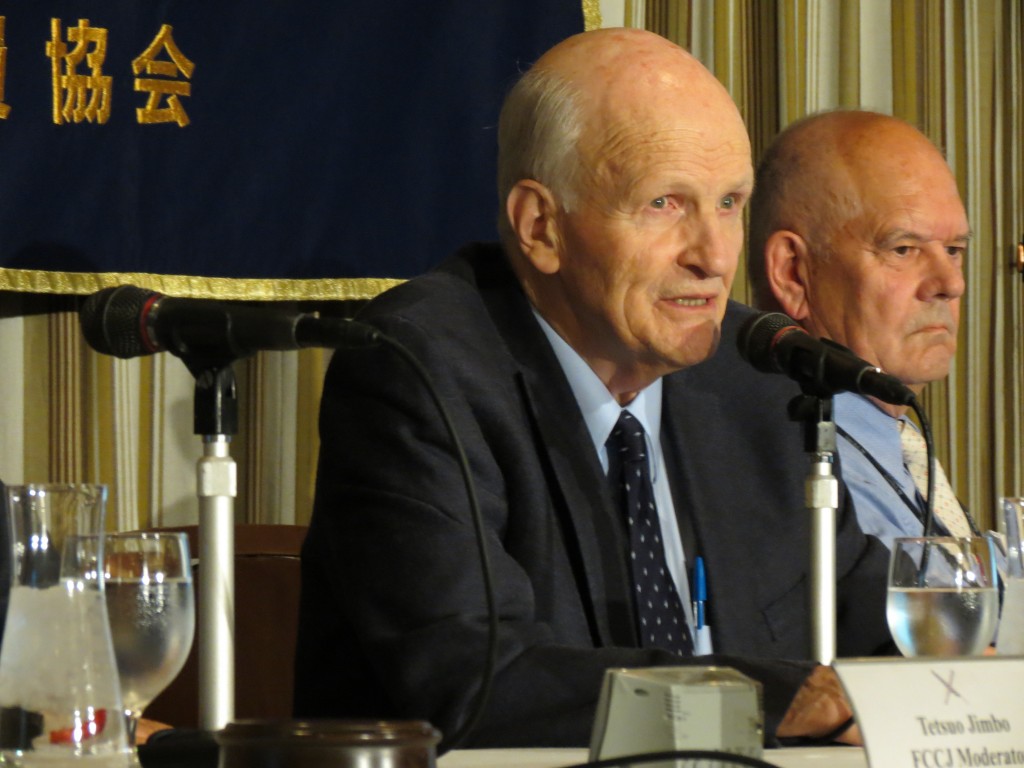 Frank von Hippel, Professor Emeritus of Princeton University (right)  Klaus Janberg (left), Former CEO of Gesellschaft für Nuklear Service, experts in the nuclear industry say Japan should leave Rokkasho nuclear fuel reprocessing plant shut and store nuclear waste.  